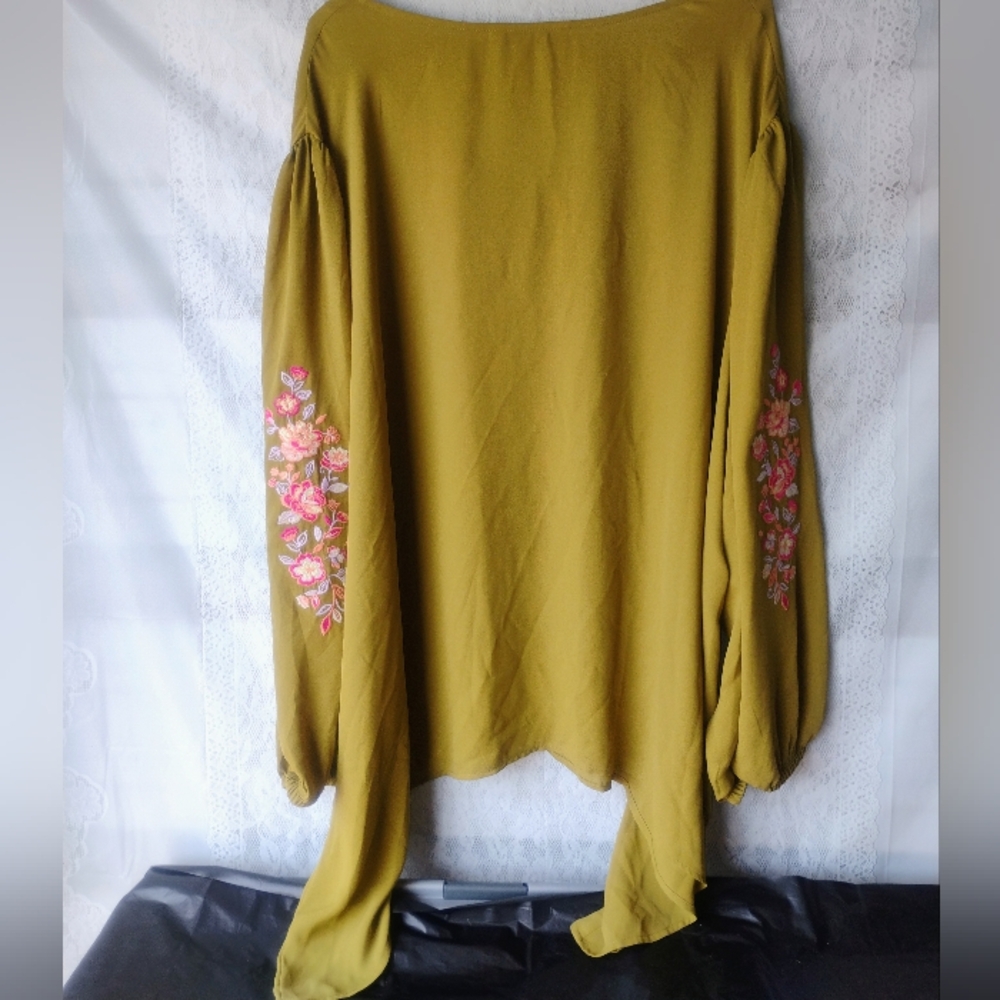 The Pioneer Woman Olive Green Blouse with Pink Floral Details Sz 3x - Picture 2 of 7